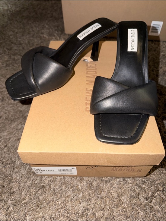 Black Steve Madden “Thai” Padded Square Toe Leather  Kitten Heels
